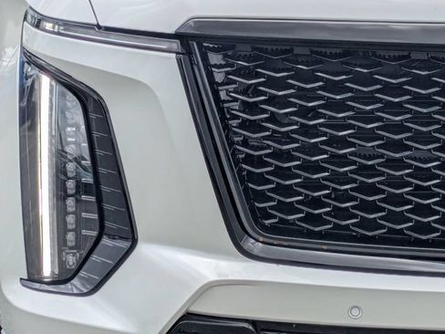 Used 2025 Cadillac Escalade V AWD/4WD image 10