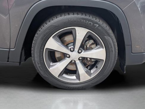 Used 2019 Jeep Cherokee Limited w/ Trailer Tow Group image 39