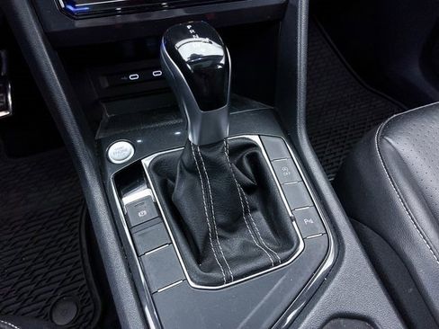 Used 2022 Volkswagen Tiguan SE R-Line image 24