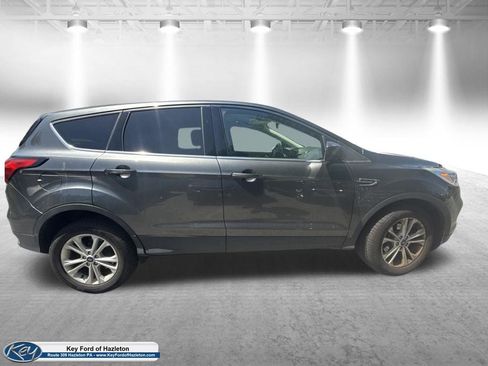 Used 2019 Ford Escape SE FWD image 12