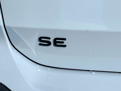 New 2026 Volkswagen Taos SE image 25