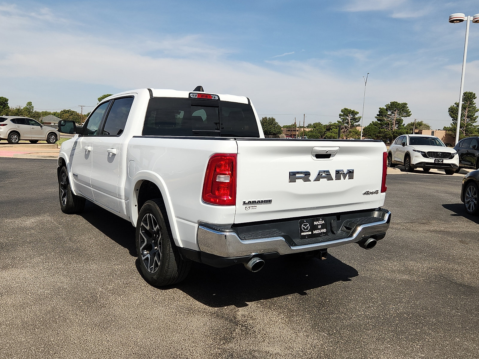 Used 2025 RAM 1500 Laramie AWD/4WD image 4