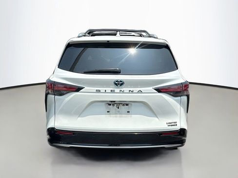 Used 2021 Toyota Sienna Limited FWD image 2