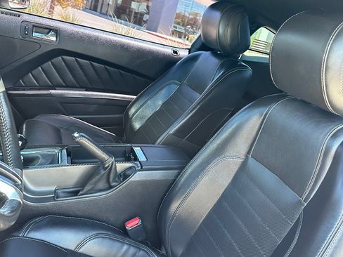 Used 2013 Ford Mustang GT Premium w/ Electronics Pkg RWD image 15