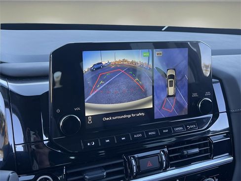 Used 2024 Nissan Pathfinder SL image 20