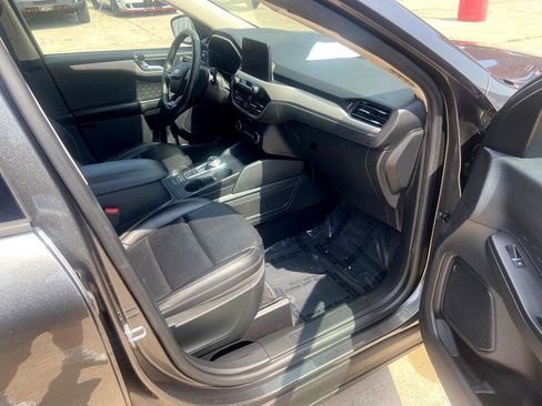 Used 2020 Ford Escape SEL image 12