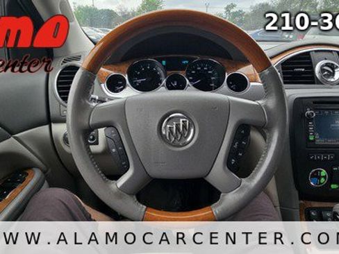 Used 2011 Buick Enclave CXL image 40