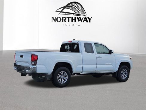 Used 2019 Toyota Tacoma 4x4 Access Cab image 4