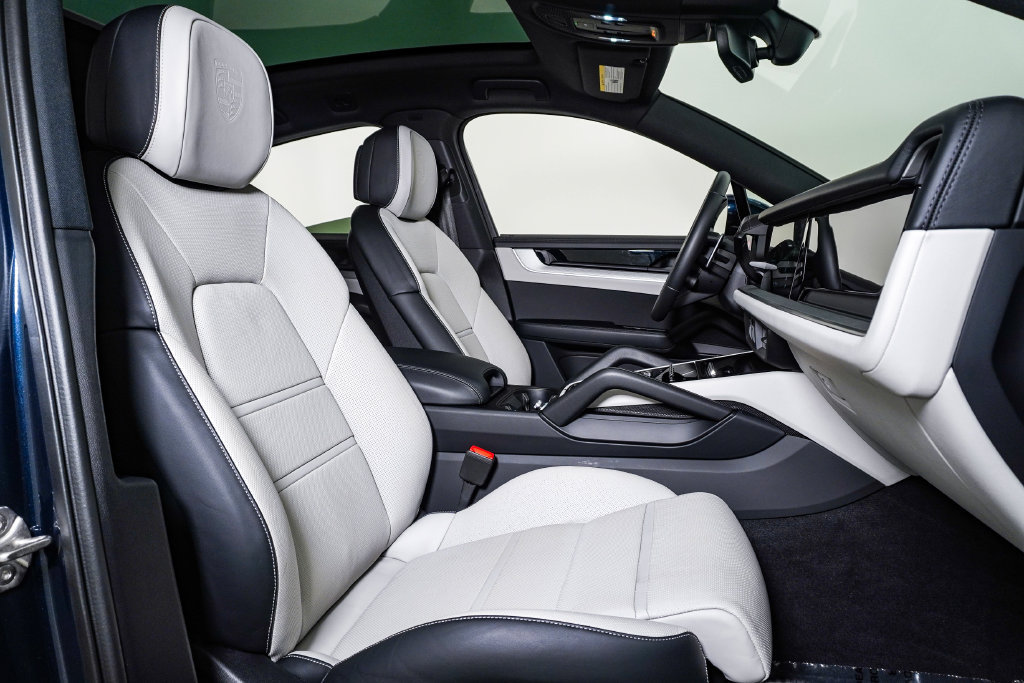 Certified 2026 Porsche Cayenne Coupe AWD/4WD image 15