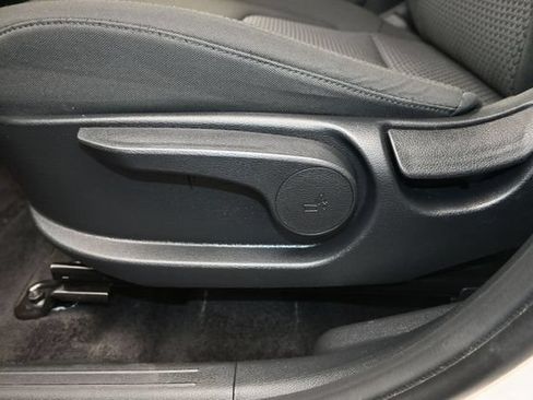 Used 2025 Kia Sportage LX FWD image 7
