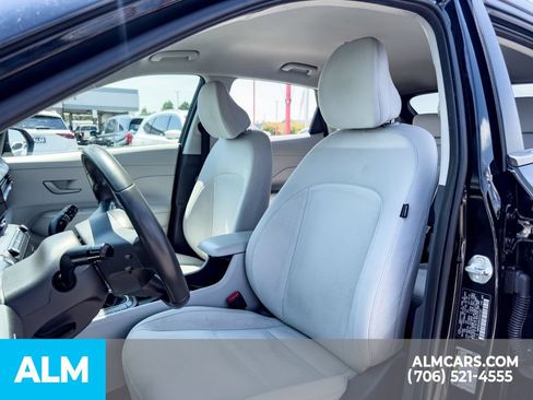 Used 2025 Hyundai Kona SEL FWD image 6