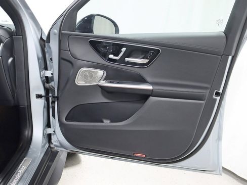 Used 2023 Mercedes-Benz GLC 300 4MATIC w/ Pinnacle Trim Package image 33