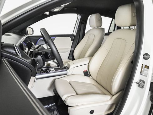 Used 2025 Mercedes-Benz GLA 250 4MATIC image 18