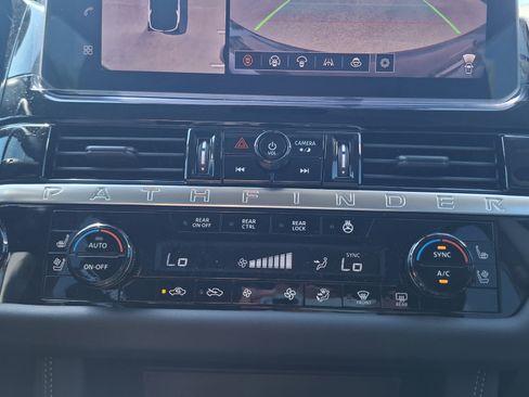 New 2026 Nissan Pathfinder Platinum image 10