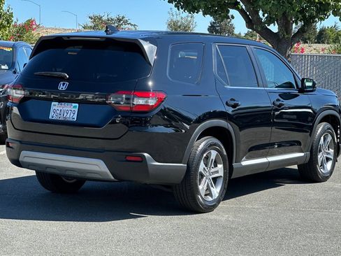 Used 2023 Honda Pilot EX-L image 4