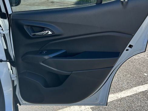New 2025 Chevrolet Trax LT w/ LT Convenience Package image 12