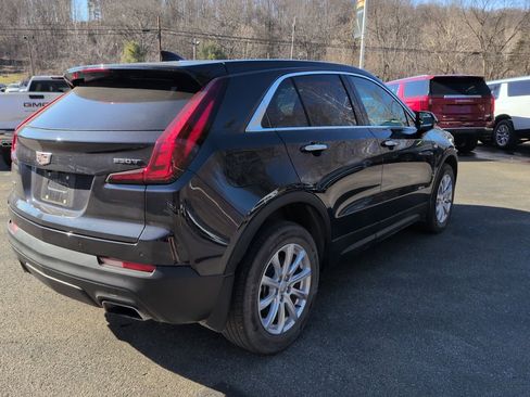 Used 2023 Cadillac XT4 Luxury w/ Cold Weather Package image 5
