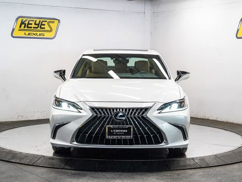 Used 2025 Lexus ES 300h w/ Premium Package FWD image 6