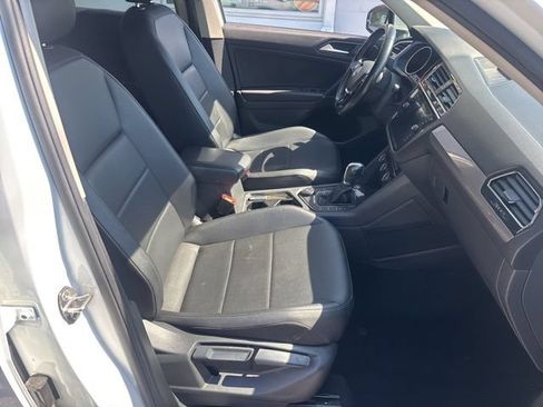 Used 2018 Volkswagen Tiguan SE AWD/4WD image 8