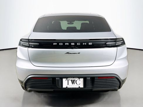 Used 2025 Porsche Macan 4 Electric AWD/4WD image 6