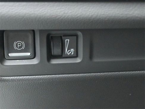 Used 2024 Cadillac XT4 Premium Luxury image 20