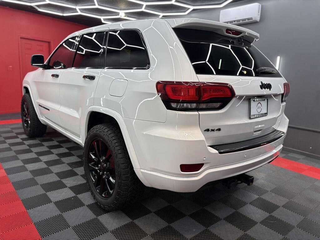 Used 2018 Jeep Grand Cherokee Altitude AWD/4WD image 6