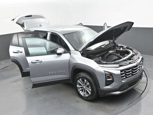 Used 2026 Chevrolet Equinox LT FWD image 28