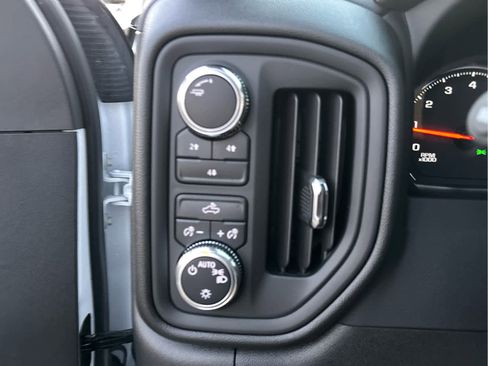 Certified 2025 GMC Sierra 2500 Pro w/ Convenience Package image 23