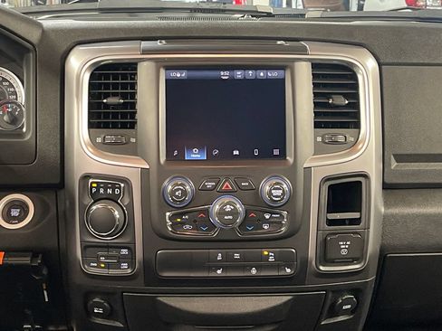 Used 2022 RAM 1500 Classic SLT w/ Electronics Convenience Group AWD/4WD image 19