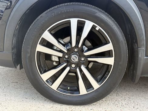 Used 2020 Nissan Kicks SV image 9