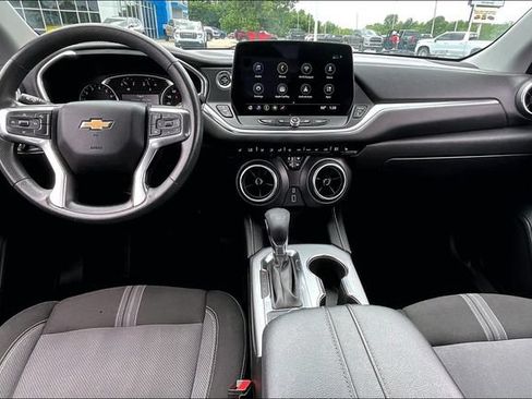 Used 2024 Chevrolet Blazer LT FWD image 7
