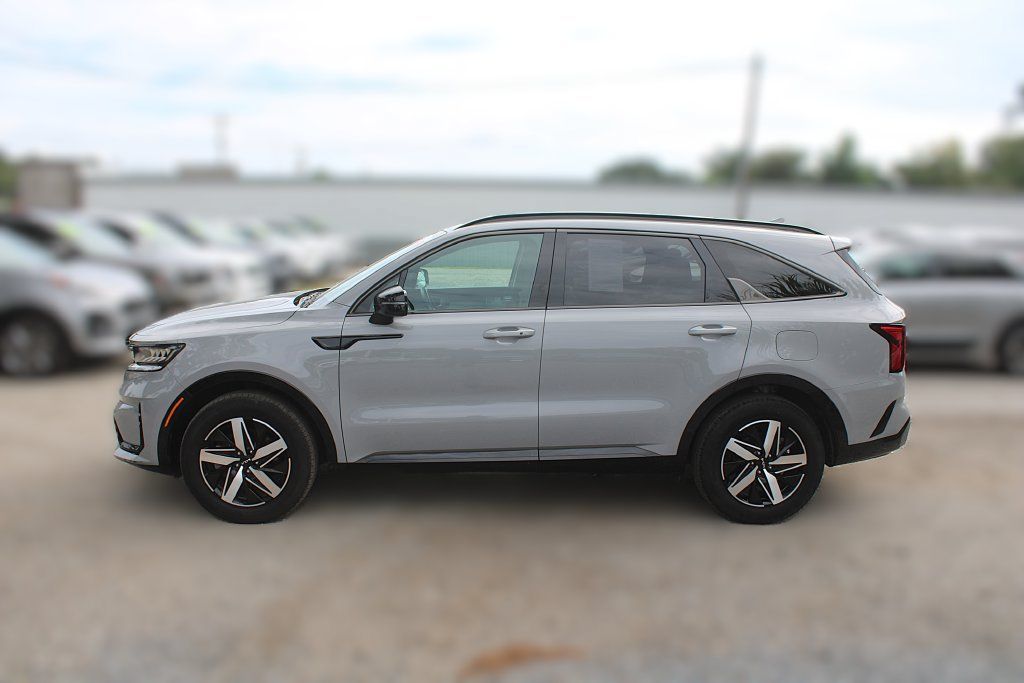 Certified 2023 Kia Sorento EX w/ Panoramic Sunroof Package FWD image 16