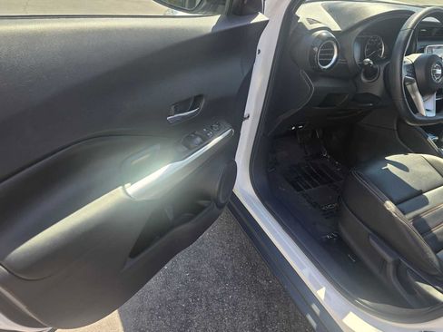 Used 2020 Nissan Kicks SR w/ SR Premium Package FWD image 20