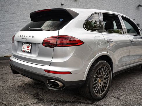 Used 2017 Porsche Cayenne Platinum Edition image 15