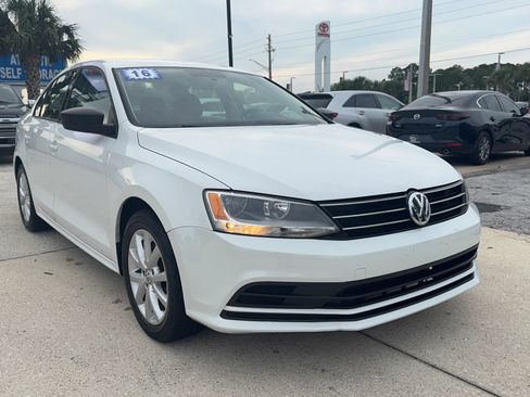 Used 2016 Volkswagen Jetta SE FWD image 7