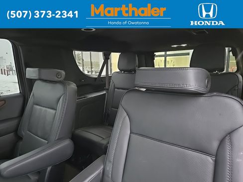 Used 2025 GMC Yukon XL Denali image 13