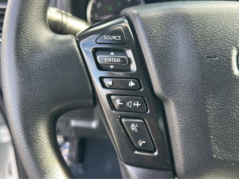 Used 2023 Nissan Frontier SV w/ Midnight Edition Package image 22