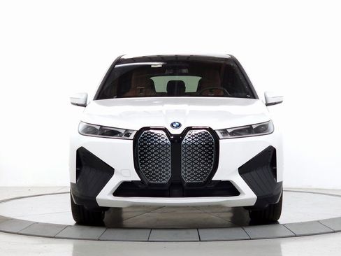 Used 2023 BMW iX M60 w/ Executive Package image 3