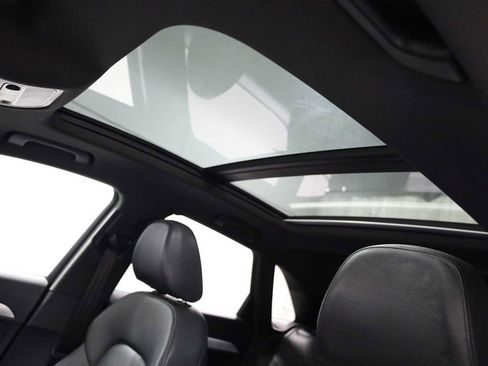 Used 2018 Audi Q3 2.0T Premium Plus w/ Premium Plus Package image 19