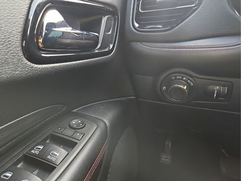 Used 2023 Dodge Durango GT RWD image 13