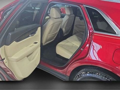 Used 2019 Cadillac XT5 FWD image 15