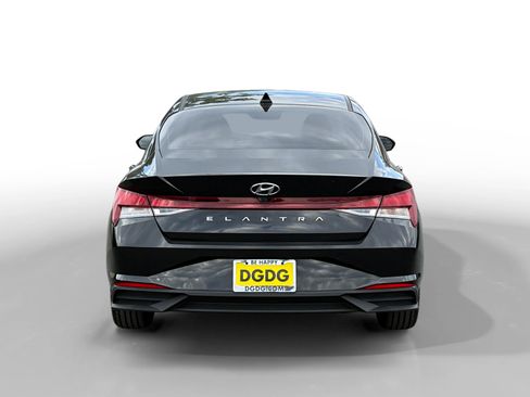 Used 2022 Hyundai Elantra SEL w/ Convenience Package image 4