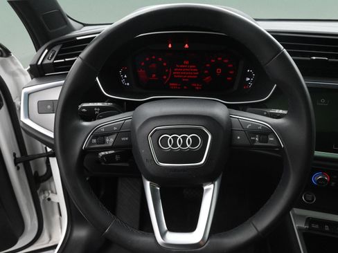 Used 2023 Audi Q3 2.0T Premium w/ Convenience Package AWD/4WD image 21