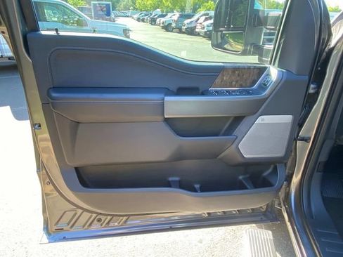 Used 2024 Ford F250 Lariat w/ Lariat Ultimate Package AWD/4WD image 12
