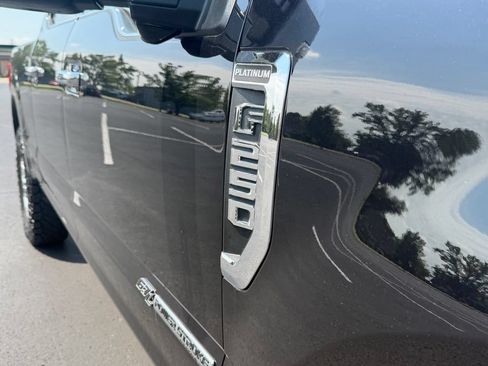 Used 2020 Ford F250 Platinum w/ Snow Plow Prep Package AWD/4WD image 8