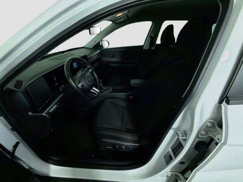 Used 2025 Hyundai Kona SEL FWD image 13