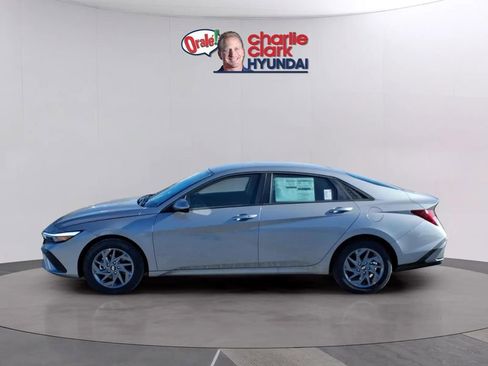 New 2026 Hyundai Elantra Blue image 2