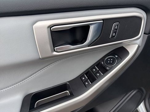 Certified 2023 Ford Explorer XLT w/ Equipment Group 202A image 15