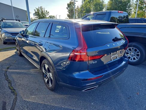 Used 2021 Volvo V60 T5 Cross Country w/ Climate Package AWD/4WD image 2