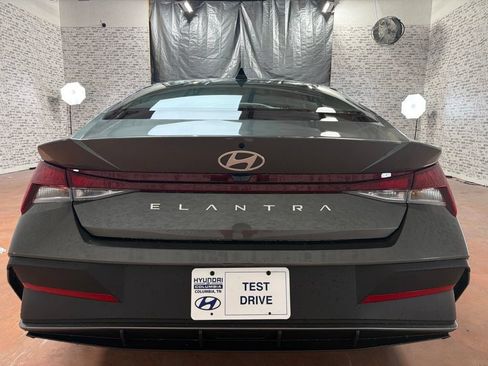 New 2026 Hyundai Elantra SE FWD image 6